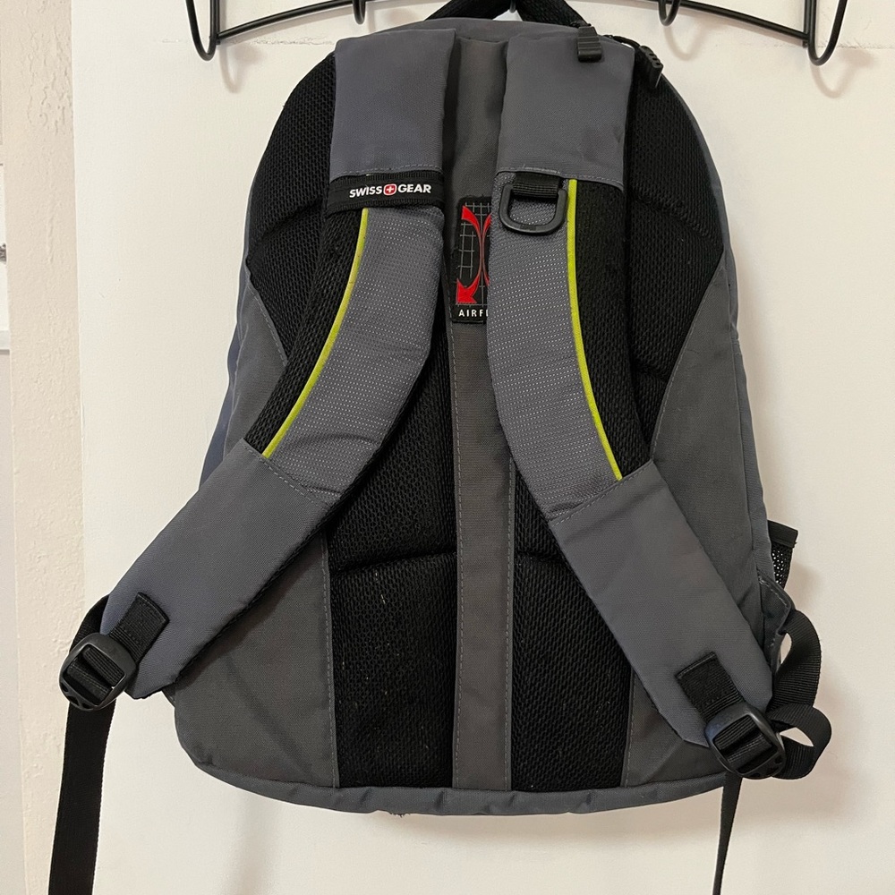 SwissGear Backpack - Picture 2 of 3